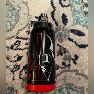 Star Wars Darth Vader 36 Oz Legacy Growler
